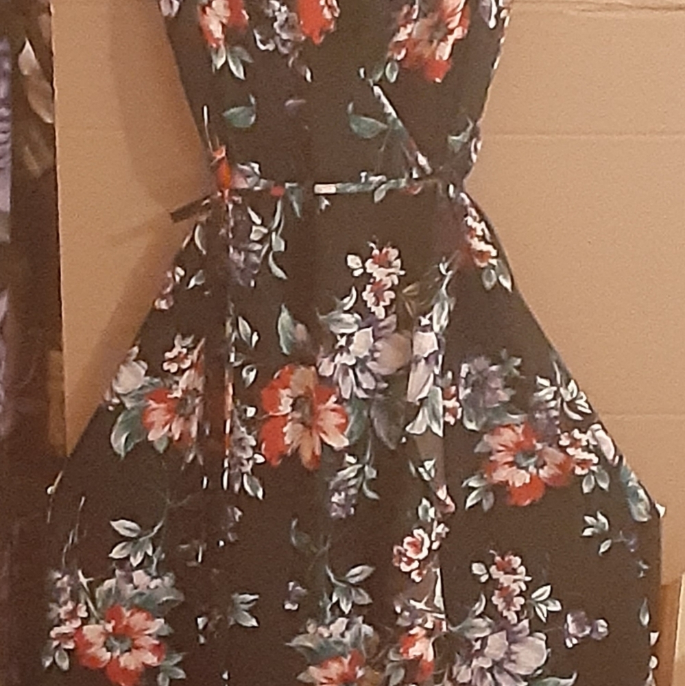 DRESS SIZE XS - Picture 4 of 4